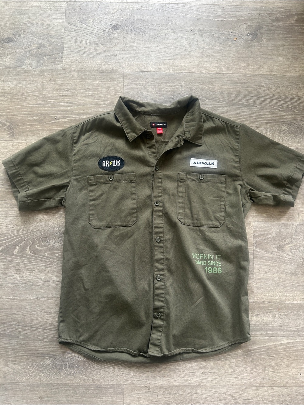 Airwalk Men’s Olive Green Short-Sleeve Button-Up Work Shirt